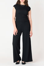 Textured Wide Leg Pant